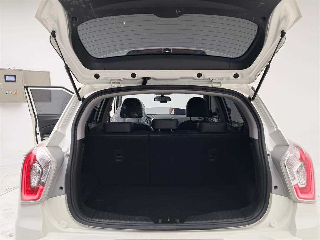 Ssangyong Tivoli 2016 Blanco - Importación desde Corea - HF Imports Iquique - Foto 17