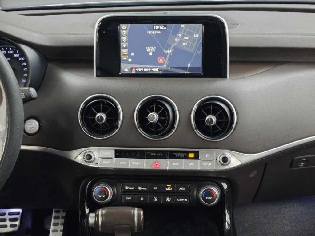 KIA Stinger - Vista 12