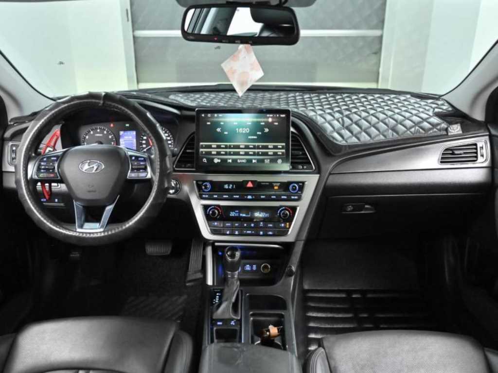 HYUNDAI Sonata - Vista 7