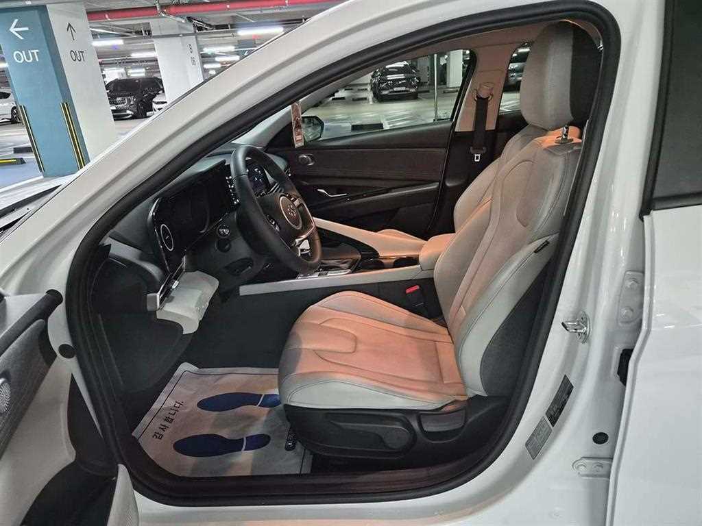 HYUNDAI Avante - Vista 6