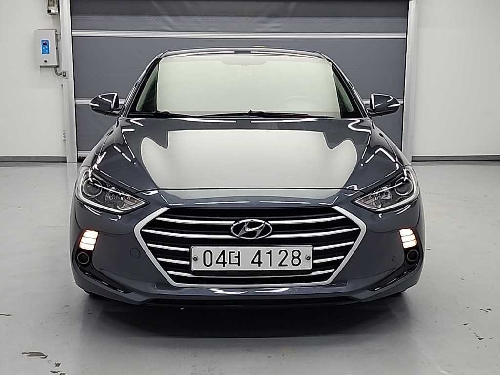 HYUNDAI Avante - Vista 2