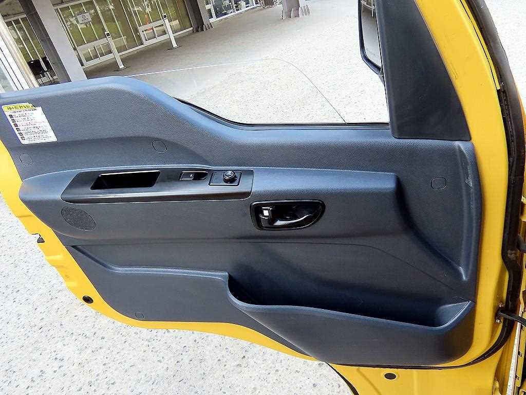 medium and large bus Medium Daewoo Bus - Vista 12