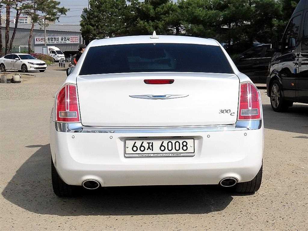 Chrysler 300C - Vista 4