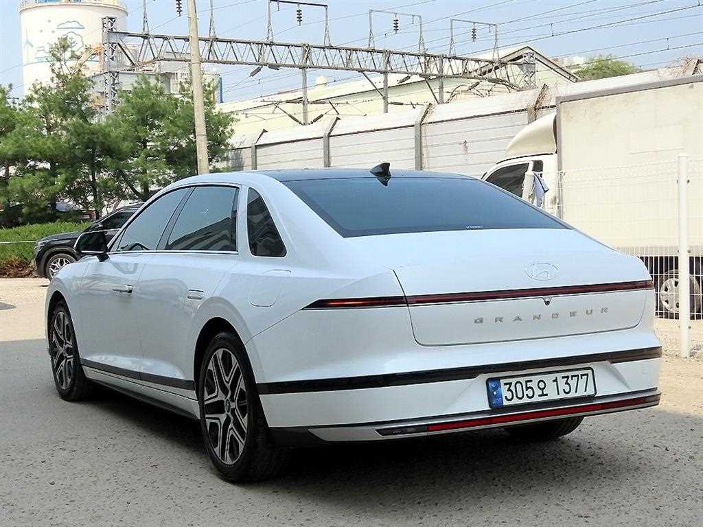 HYUNDAI Grandeur - Vista 4
