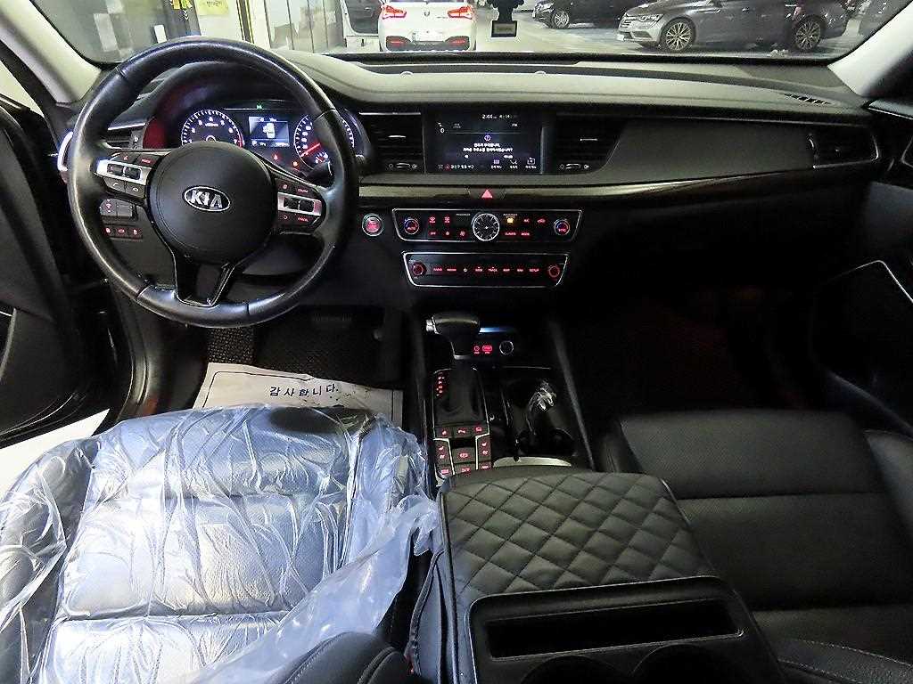 KIA K7 - Vista 10