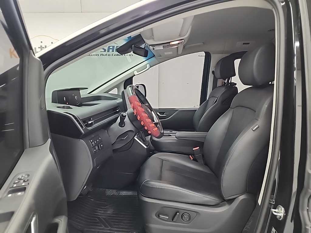 HYUNDAI Staria - Vista 11