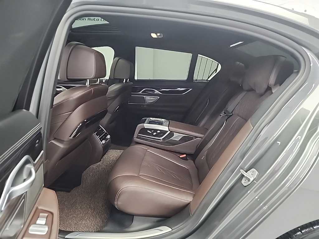 BMW 7 Series - Vista 12