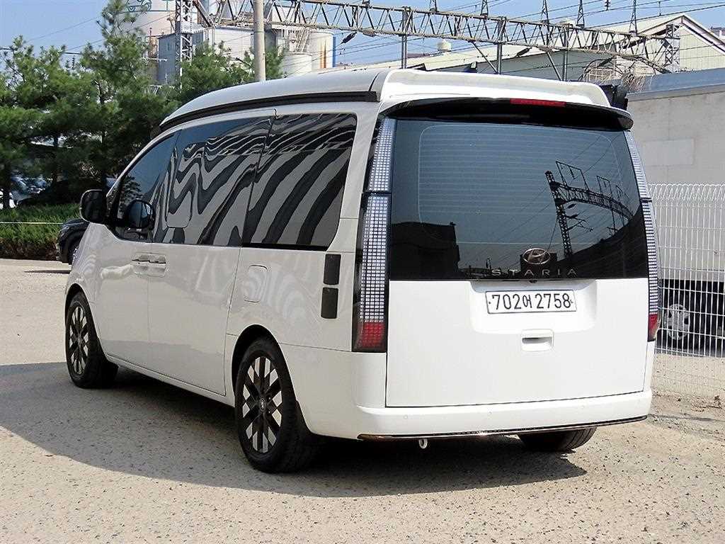 HYUNDAI Staria - Vista 3