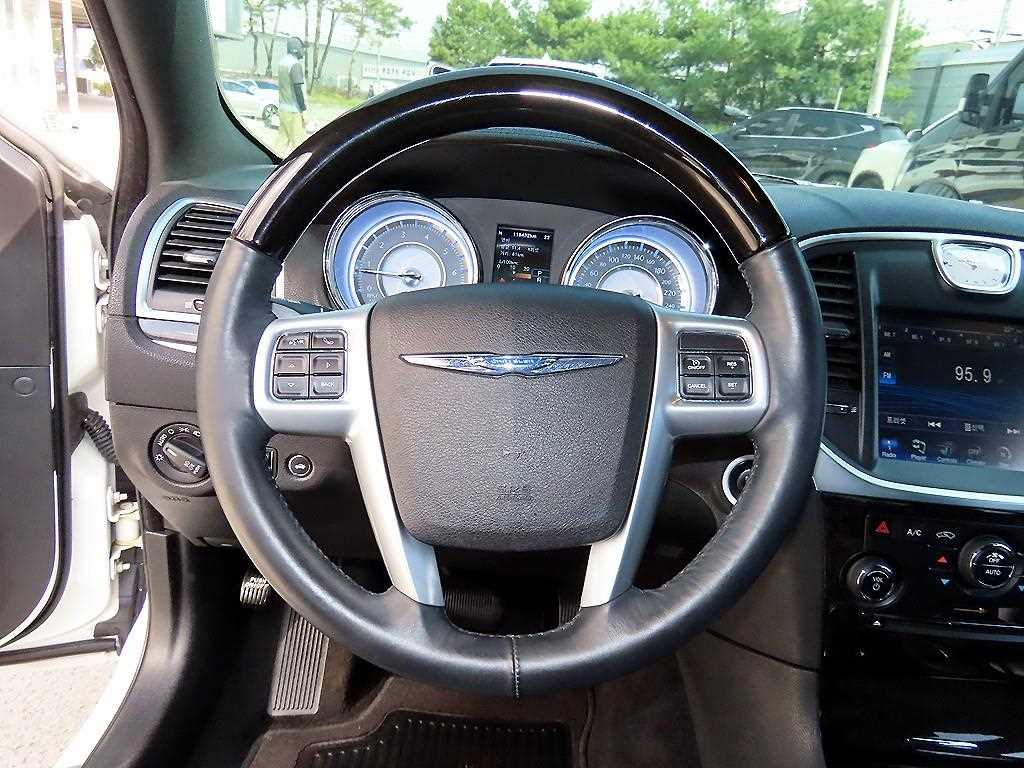 Chrysler 300C - Vista 8