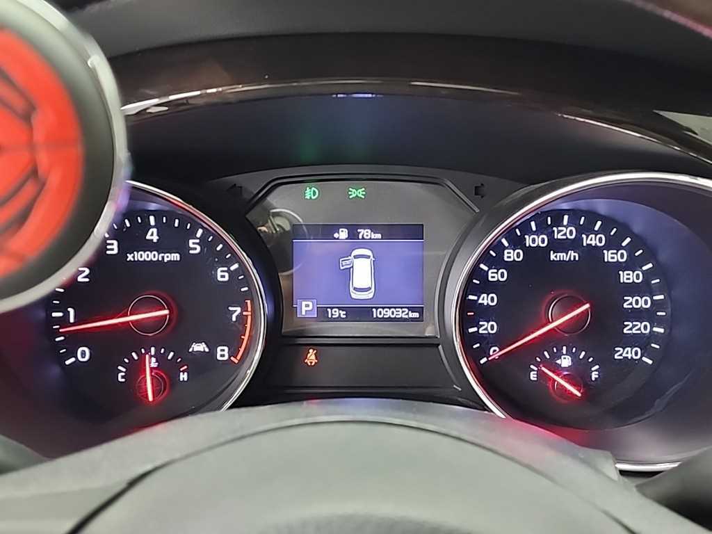 KIA Carnival - Vista 6