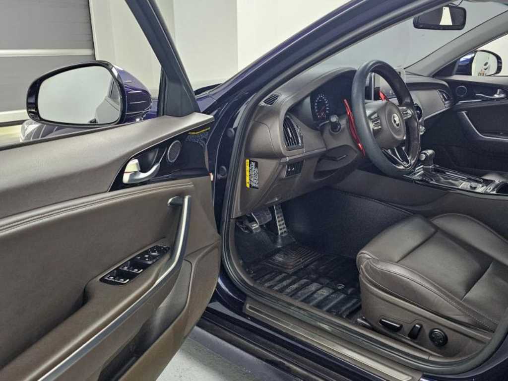 KIA Stinger - Vista 9