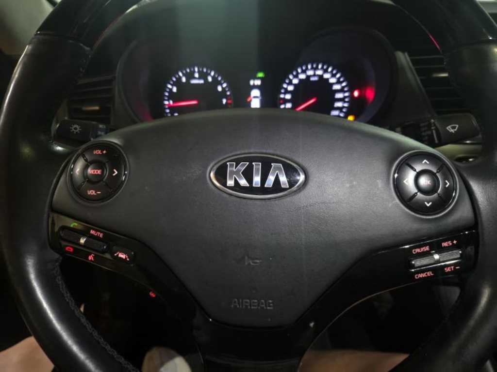KIA K9 - Vista 4