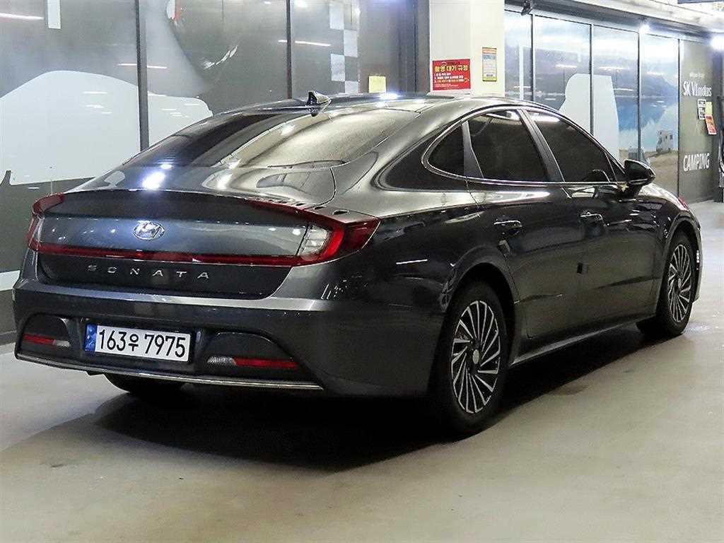 HYUNDAI Sonata - Vista 4