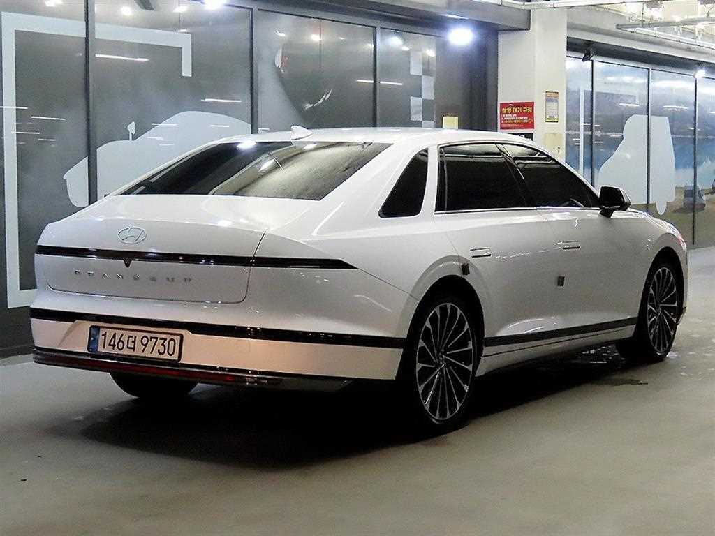 HYUNDAI Grandeur - Vista 4