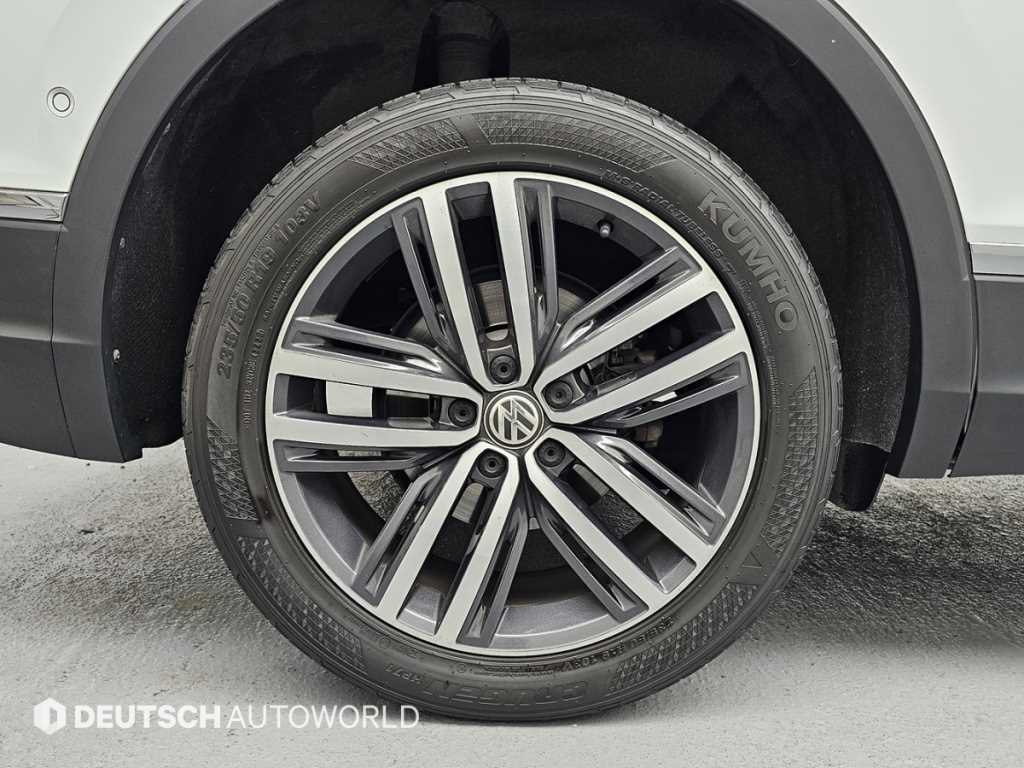 Volkswagen Tiguan - Vista 5