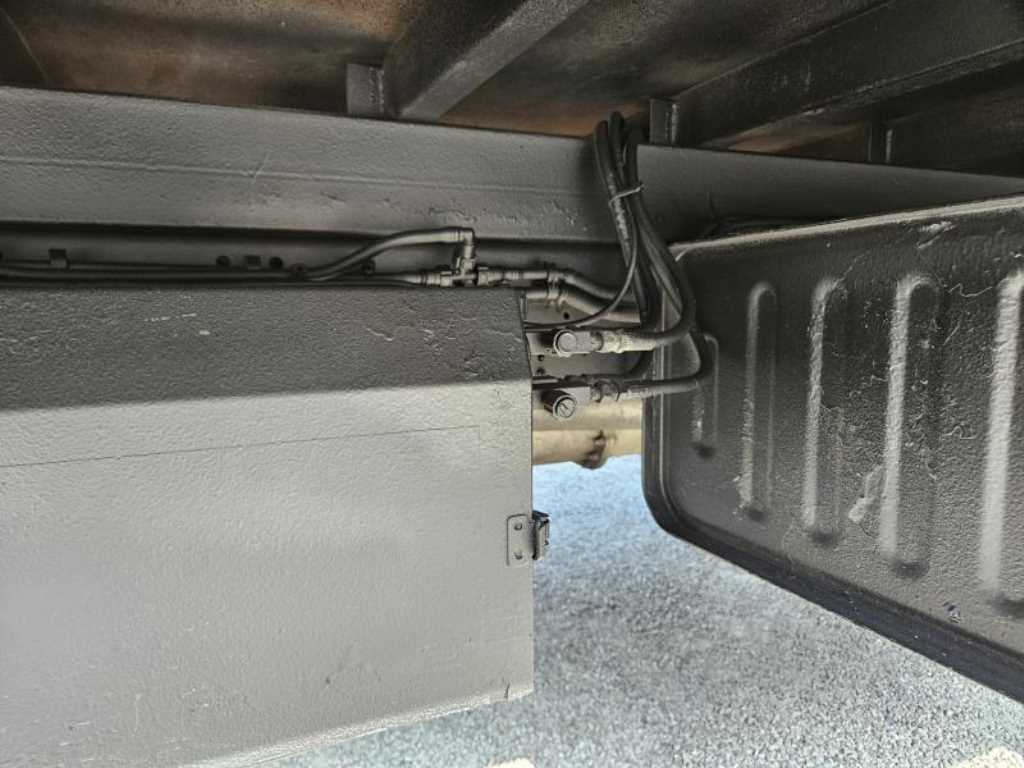 medium and large cargo truck - Vista 11