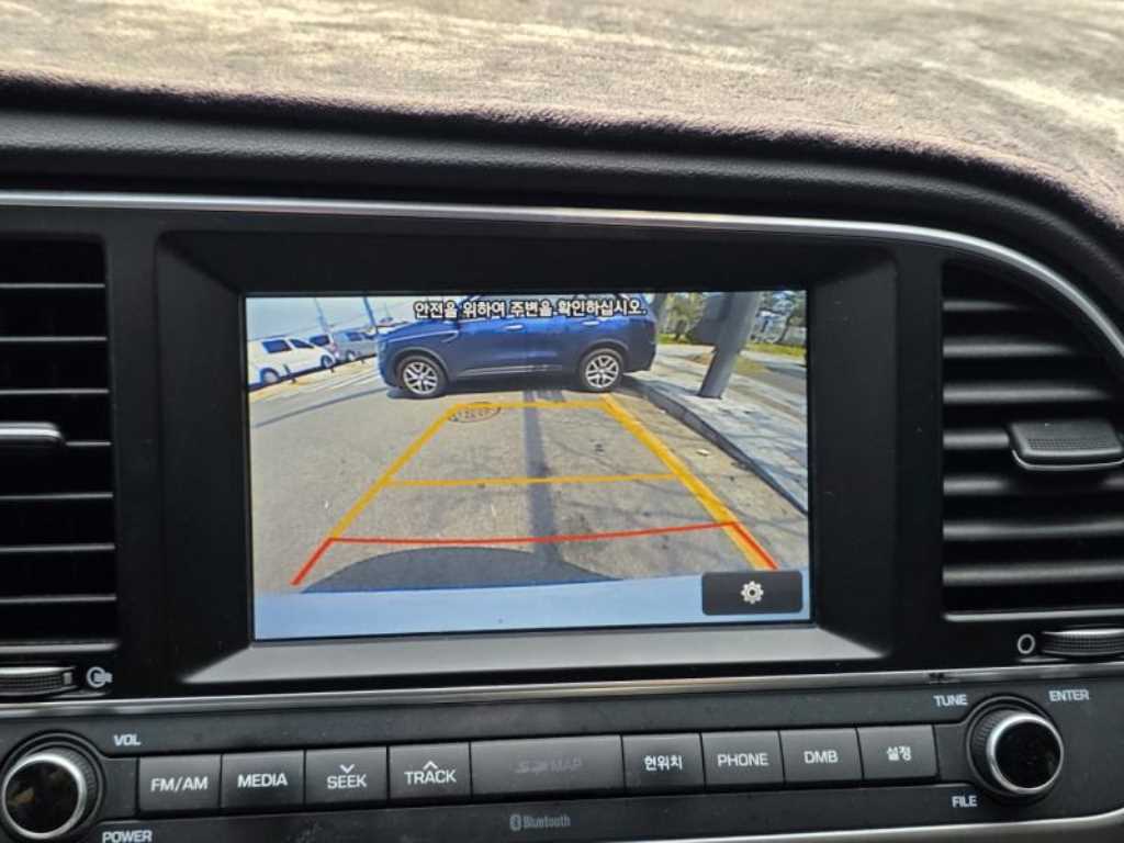 HYUNDAI Avante - Vista 12