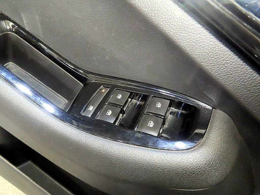 Chevrolet Orlando 2015 Negro - Importación desde Corea - HF Imports Iquique - Foto 13