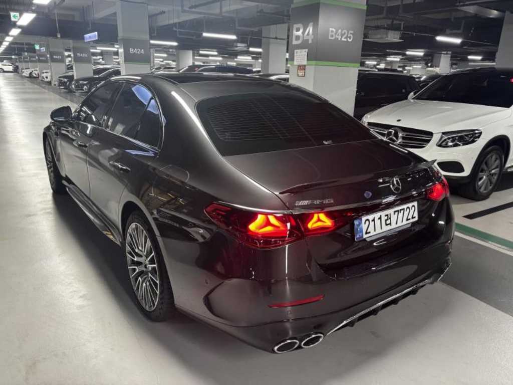 Mercedes Benz E class - Vista 4