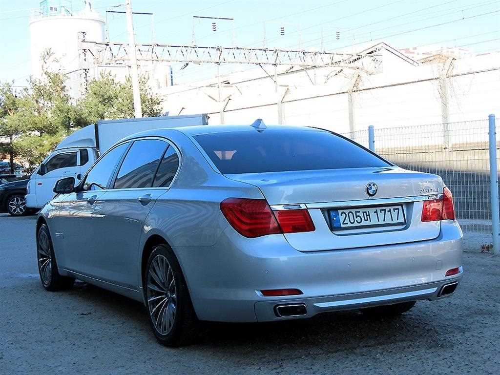 BMW 7 Series - Vista 3