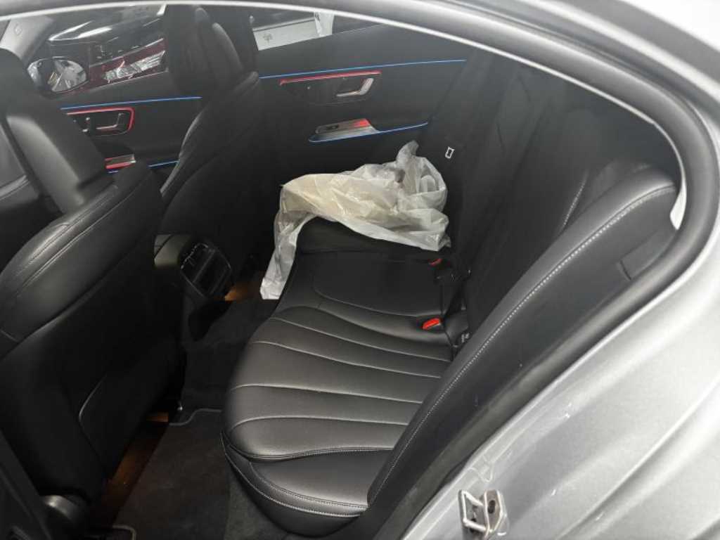 Mercedes Benz E class - Vista 6