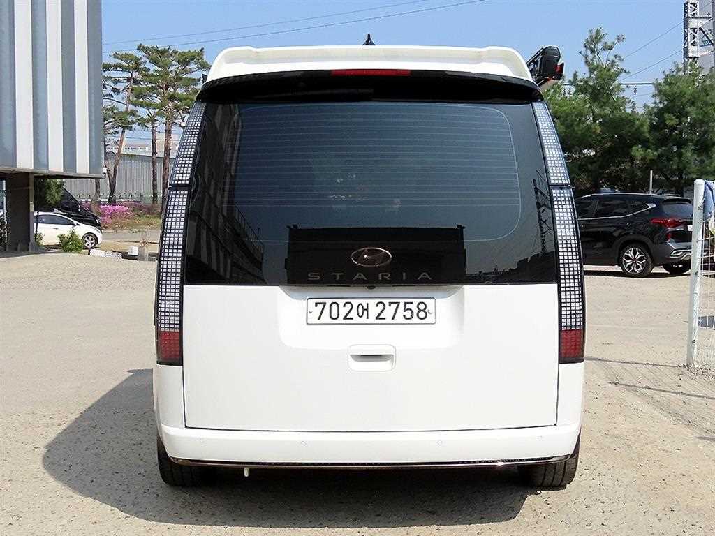 HYUNDAI Staria - Vista 4