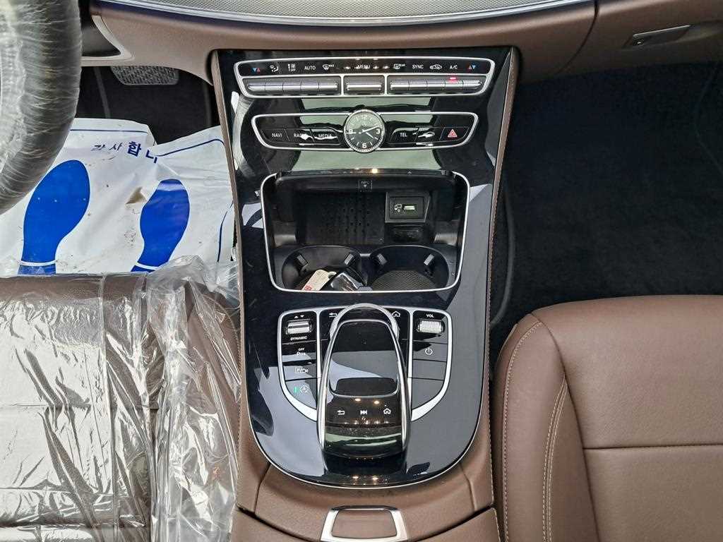 Mercedes Benz E class 2019 Plateado - Importación desde Corea - HF Imports Iquique - Foto 14