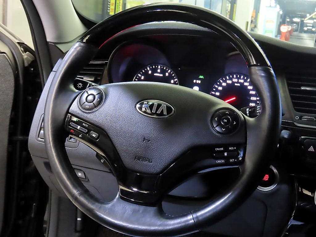 KIA K9 - Vista 8