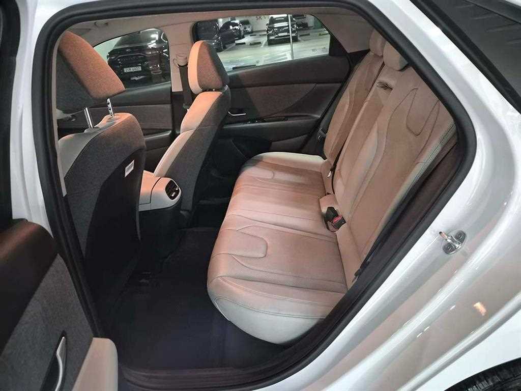 HYUNDAI Avante - Vista 7