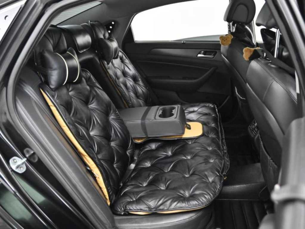 HYUNDAI Sonata - Vista 12