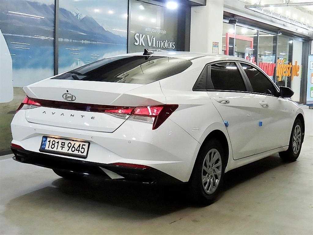 HYUNDAI Avante - Vista 4