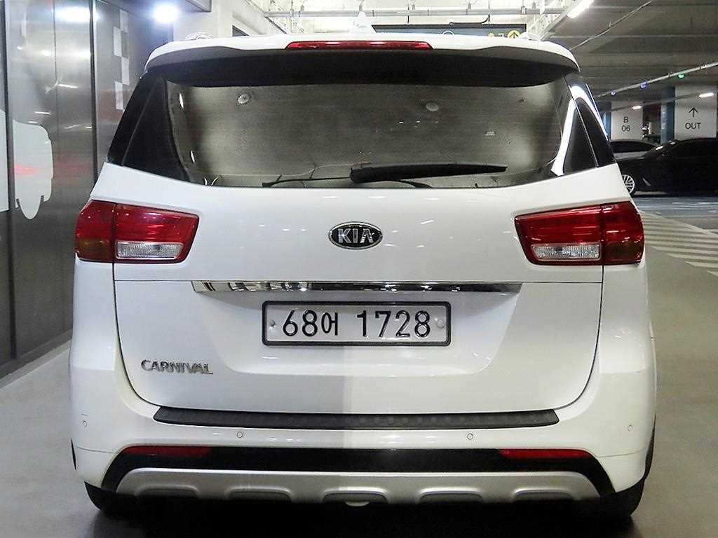 KIA Carnival - Vista 5