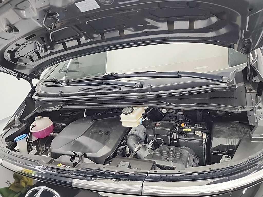 HYUNDAI Staria - Vista 5