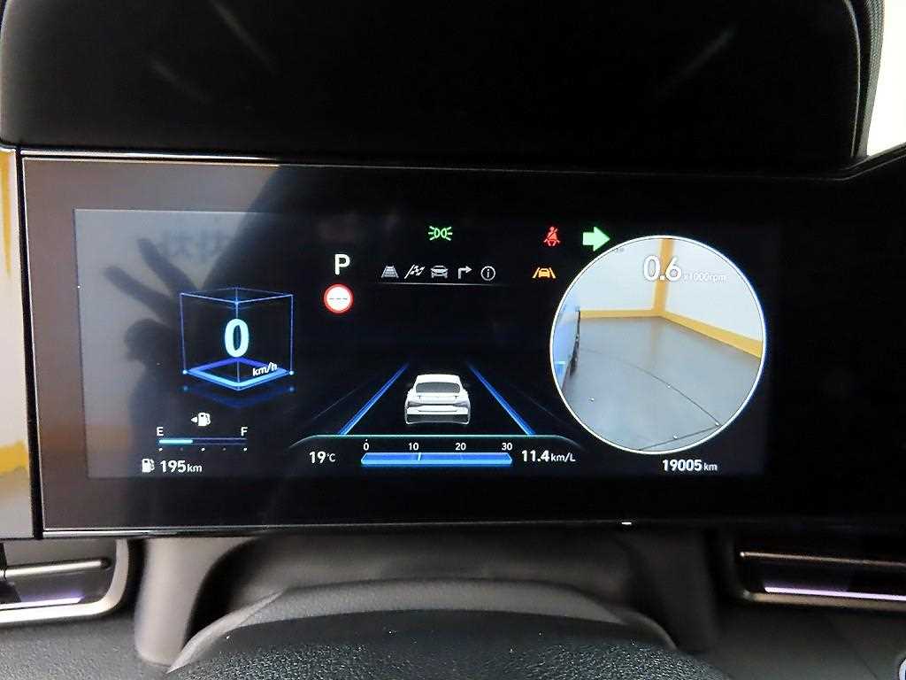 HYUNDAI Avante - Vista 8