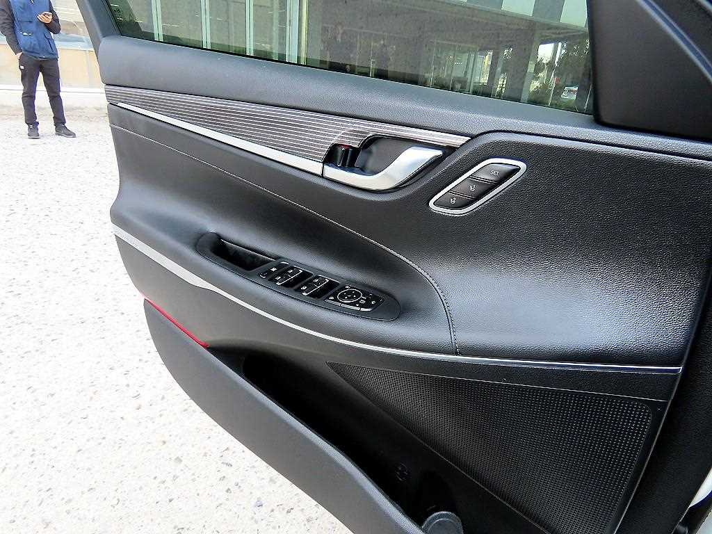 HYUNDAI Grandeur - Vista 11