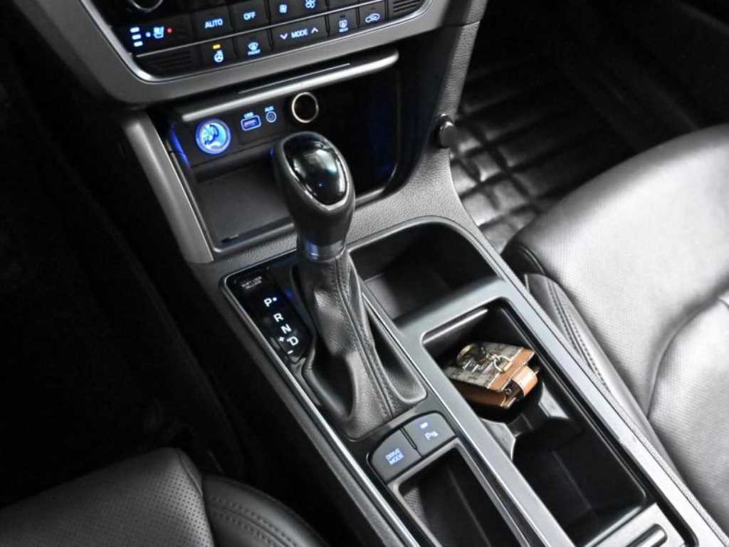 HYUNDAI Sonata - Vista 9