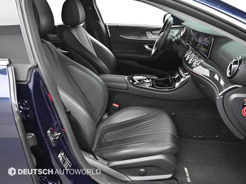 Mercedes Benz CLS Class - Vista 10