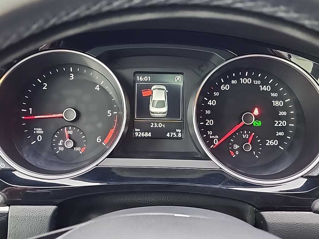 Volkswagen Jetta - Vista 6