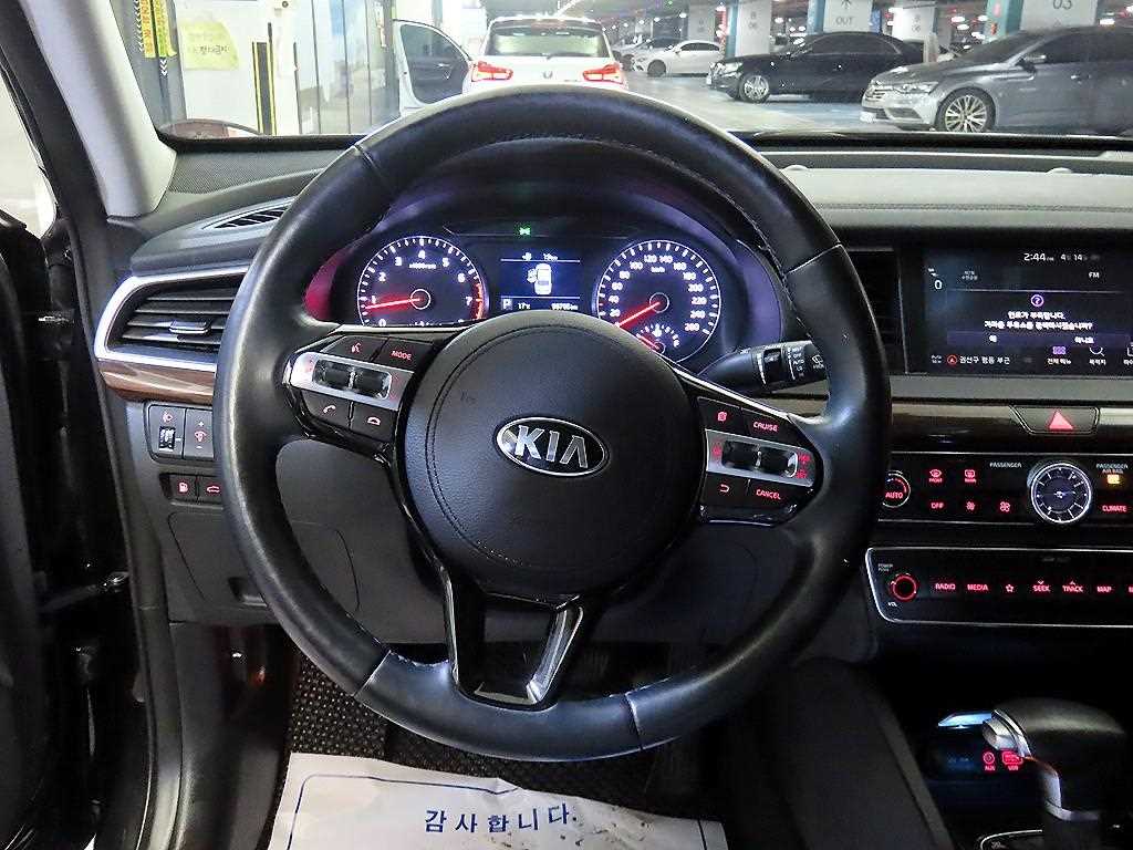 KIA K7 - Vista 8