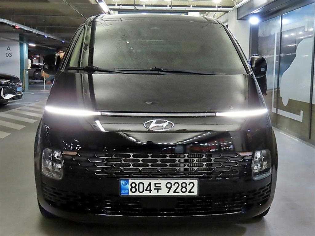 HYUNDAI Staria - Vista 2