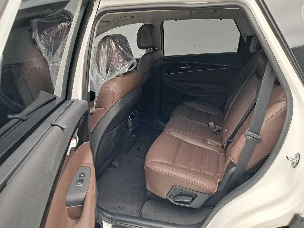 KIA Sorento - Vista 12