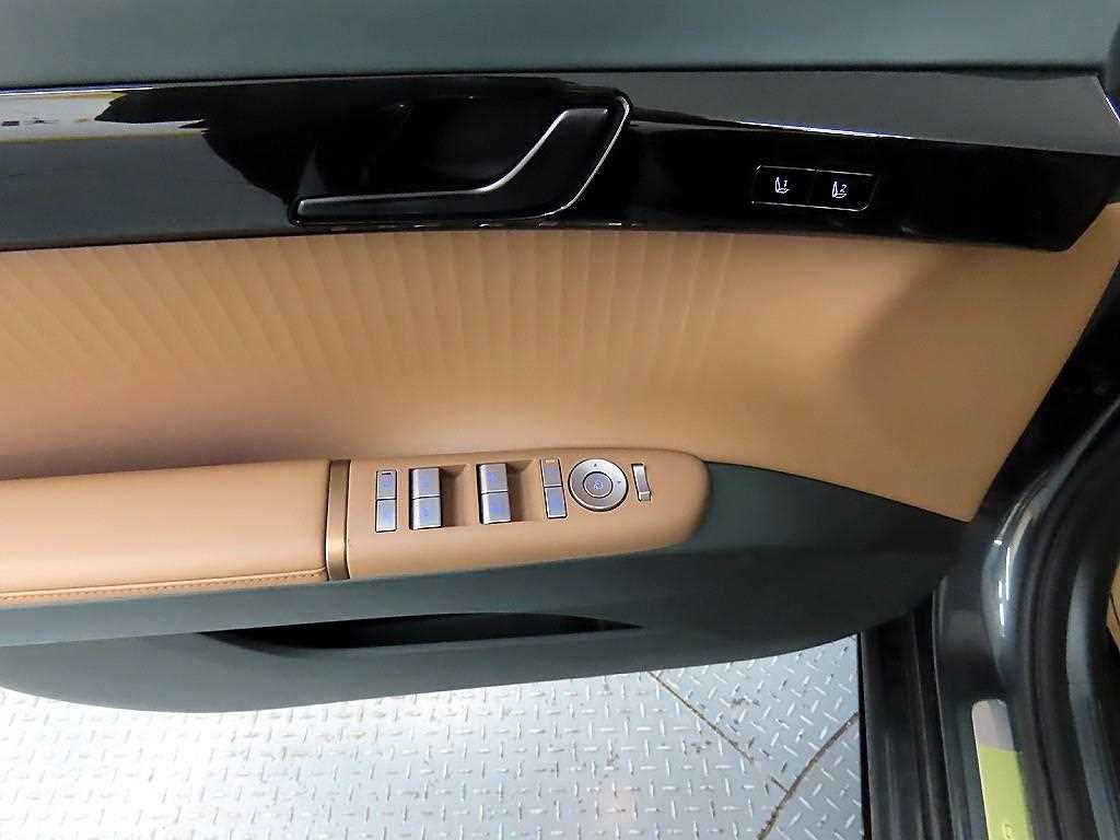 HYUNDAI Grandeur - Vista 11