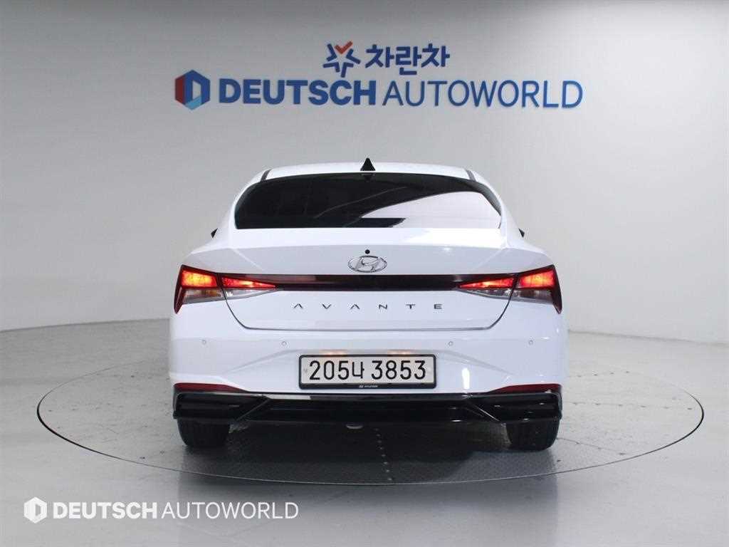 HYUNDAI Avante - Vista 4