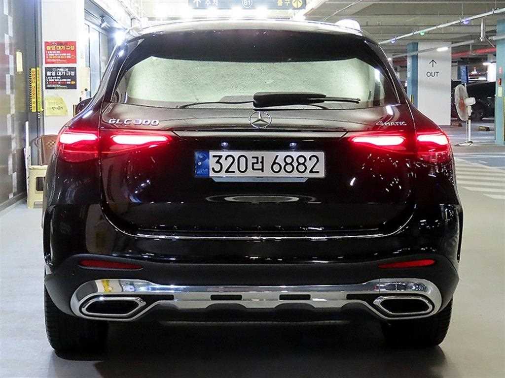 Mercedes Benz GLC Class - Vista 5
