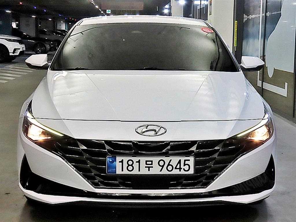 HYUNDAI Avante - Vista 2