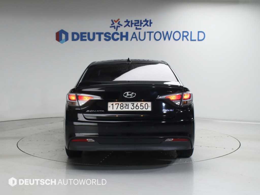 HYUNDAI Sonata - Vista 4