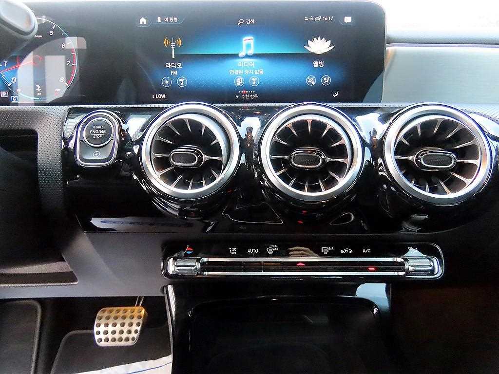 Mercedes Benz CLA Class 2021 Negro - Importación desde Corea - HF Imports Iquique - Foto 14