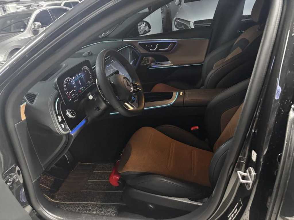 Mercedes Benz E class - Vista 12