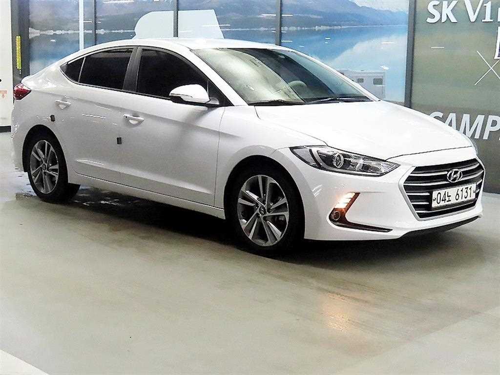 HYUNDAI Avante 2018 Blanco - Importación desde Corea - HF Imports Iquique - Foto 1