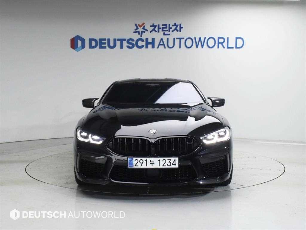 BMW 8 Series - Vista 3